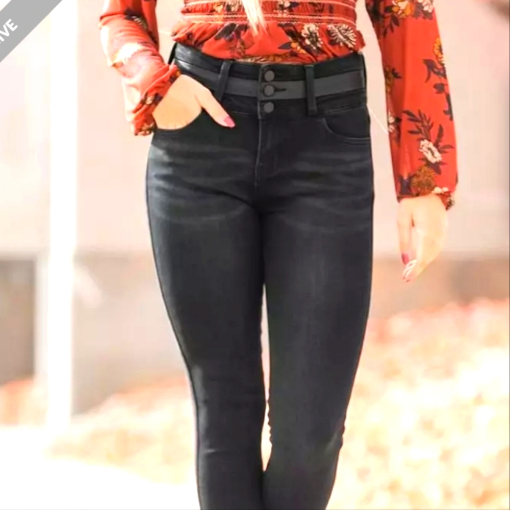 Flying Monkey Black High-Rise skinny Jean